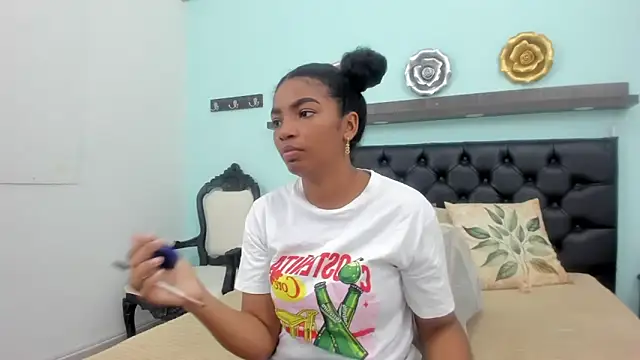 Snapshot of Sexy_ebony_1 chatting on 03-11-26, 11:27 Sexy ebony 1 online show from 03-11-26, 11:27