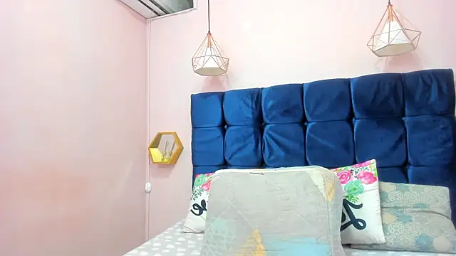 Snapshot of Sexy_ebony_1 chatting on 04-15-26, 07:58 Sexy ebony 1 online show from 04-15-26, 07:58