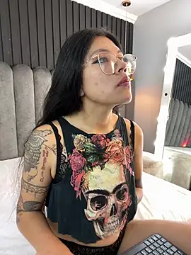 Snapshot of Lanadelrey_1 chatting on 03-04-26, 12:11 Lanadelrey 1 online show from 03-04-26, 12:11