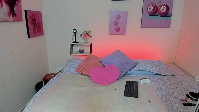 AnnyCotton online show from 04-17-26, 07:28