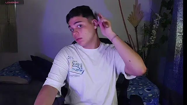 eithan jonnes online show from 04-12-26, 08:14