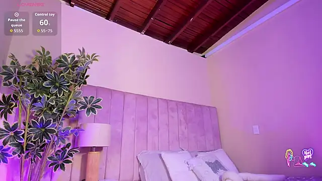 Ashley Beaomunt online show from 03-06-26, 12:23