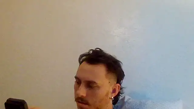 Tallhungandcloudy online show from 03-06-26, 09:22