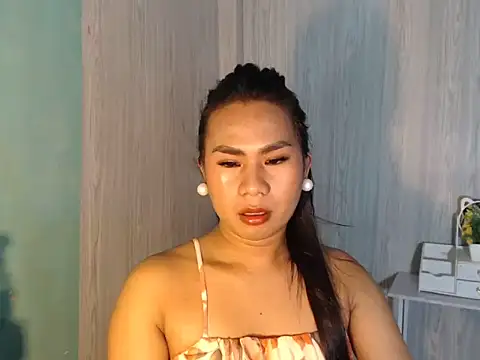 Snapshot of mauie69 chatting on 07-15-26, 10:48 mauie69 online show from 07-15-26, 10:48