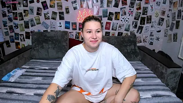 Snapshot of x_Ulya1cutex chatting on 06-20-26, 05:38 x Ulya1cutex online show from 06-20-26, 05:38