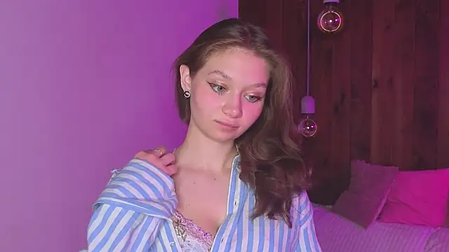 Snapshot of HolliBillig chatting on 03-07-26, 07:11 HolliBillig online show from 03-07-26, 07:11