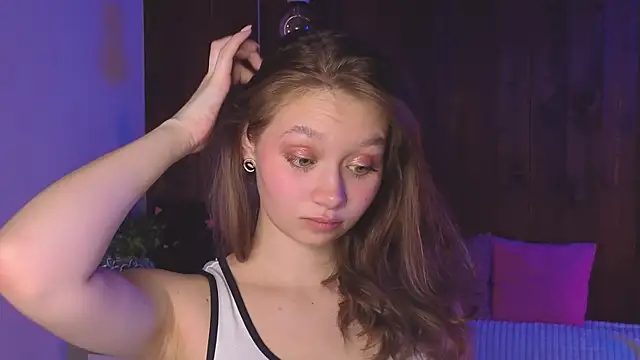 Snapshot of HolliBillig chatting on 03-13-26, 07:09 HolliBillig online show from 03-13-26, 07:09