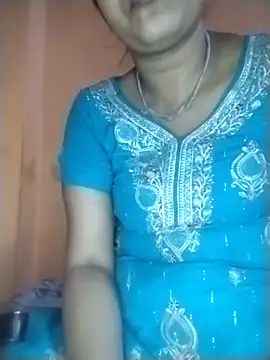 Nency Love143 online show from 05-13-26, 06:49