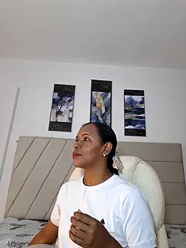 Snapshot of samaraa_smith1 chatting on 04-24-26, 12:07 samaraa smith1 online show from 04-24-26, 12:07