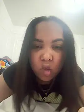 Snapshot of 009lesli chatting on 02-17-26, 03:25 009lesli online show from 02-17-26, 03:25