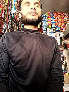 Snapshot of Beinghorny83 chatting on 03-19-26, 05:22 Beinghorny83 online show from 03-19-26, 05:22