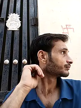 Snapshot of Beinghorny83 chatting on 04-05-26, 03:58 Beinghorny83 online show from 04-05-26, 03:58