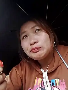 Snapshot of bany-lee chatting on 04-25-26, 02:47 bany-lee online show from 04-25-26, 02:47