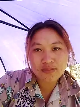 Snapshot of bany-lee chatting on 05-07-26, 02:28 bany-lee online show from 05-07-26, 02:28