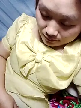 Snapshot of bany-lee chatting on 05-07-26, 02:33 bany-lee online show from 05-07-26, 02:33