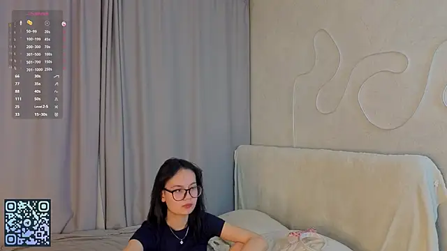 BeatrisRosel online show from 04-15-26, 06:37