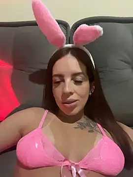 Snapshot of Larinhap chatting on 04-05-26, 03:26 Larinhap online show from 04-05-26, 03:26