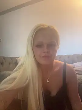 BlondeMilfXo online show from 05-19-26, 06:14