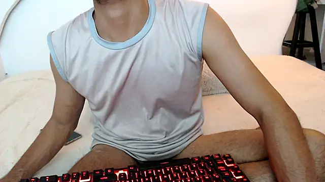 Snapshot of johanoro333 chatting on 02-21-26, 02:23 johanoro333 online show from 02-21-26, 02:23