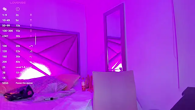 Snapshot of CatalinaBlaze chatting on 05-28-26, 11:57 CatalinaBlaze online show from 05-28-26, 11:57