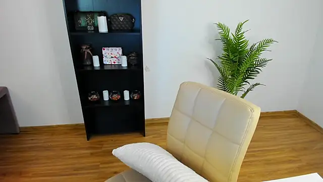 khloe starrr online show from 05-31-26, 06:09