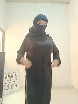 aminaa  online show from 07-04-26, 02:01
