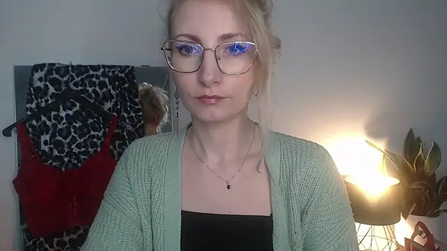 CinderellaMoon online show from 04-03-26, 05:27