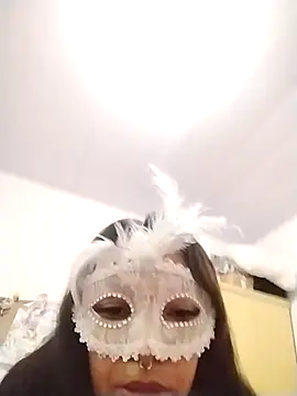 Snapshot of Tchukinha chatting on 02-22-26, 11:36 Tchukinha online show from 02-22-26, 11:36