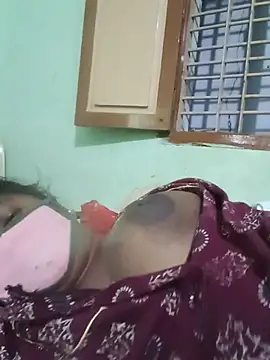 Snapshot of tamilkaviya431 chatting on 07-11-26, 05:59 tamilkaviya431 online show from 07-11-26, 05:59