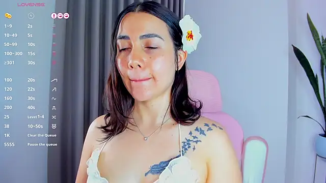 sara ospina22 online show from 04-18-26, 01:15