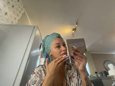 FoxyValentine online show from 05-23-26, 10:41