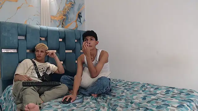 GREEN BOYS online show from 04-10-26, 07:29