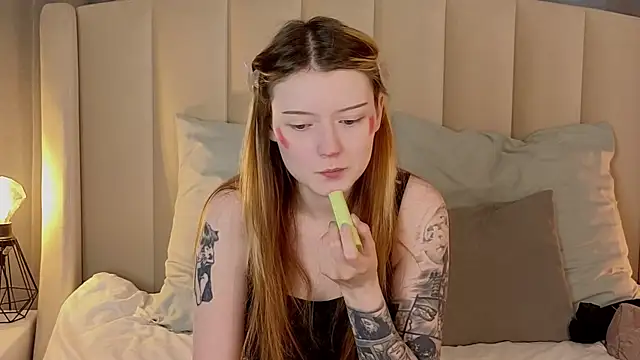 AlyssFrost online show from 05-02-26, 03:11
