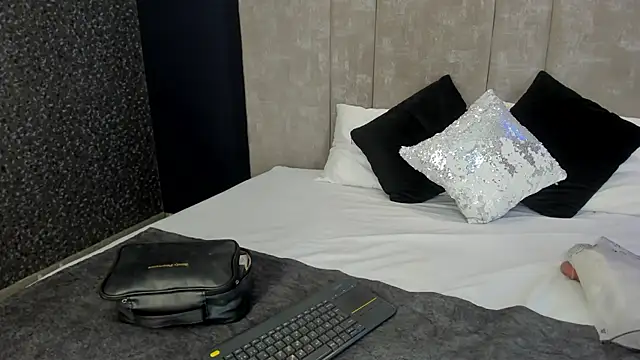 Snapshot of PerlaRogerss_ chatting on 03-16-26, 10:52 PerlaRogerss online show from 03-16-26, 10:52