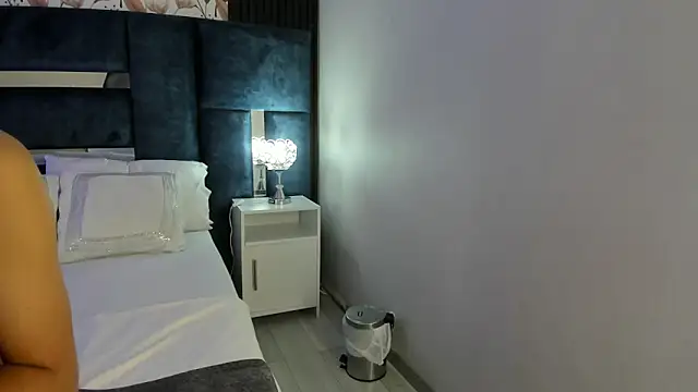 Snapshot of PerlaRogerss_ chatting on 04-06-26, 11:33 PerlaRogerss online show from 04-06-26, 11:33