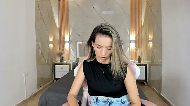 your whore Salome online show from 03-21-26, 06:44