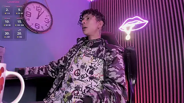 Maximoking26 online show from 03-08-26, 04:16