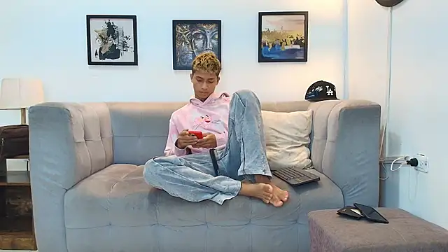GOLD BOYS online show from 05-26-26, 07:37