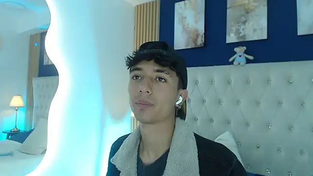 Aiden Rivers  online show from 04-01-26, 01:41