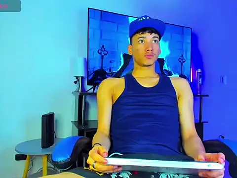 Snapshot of Lyam_Russo chatting on 03-24-26, 04:28 Lyam Russo online show from 03-24-26, 04:28