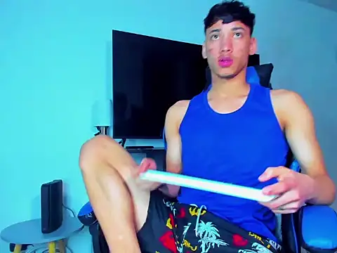 Snapshot of Lyam_Russo chatting on 04-02-26, 03:37 Lyam Russo online show from 04-02-26, 03:37