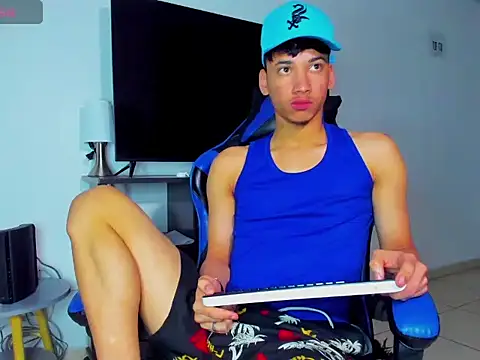 Snapshot of Lyam_Russo chatting on 04-05-26, 07:49 Lyam Russo online show from 04-05-26, 07:49