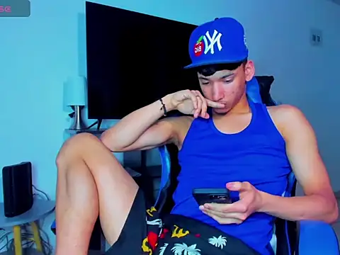 Snapshot of Lyam_Russo chatting on 04-06-26, 08:59 Lyam Russo online show from 04-06-26, 08:59