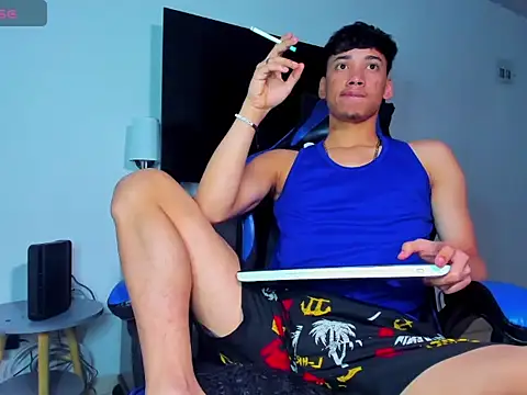 Snapshot of Lyam_Russo chatting on 04-10-26, 04:39 Lyam Russo online show from 04-10-26, 04:39