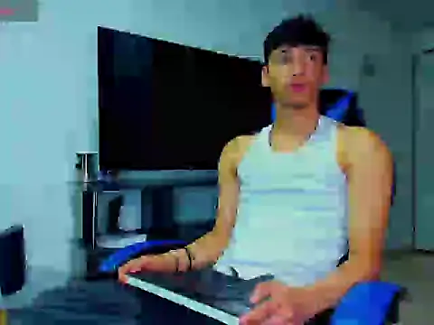 Lyam Russo online show from 05-09-26, 03:56