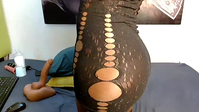 CLEO-001 online show from 05-26-26, 01:07