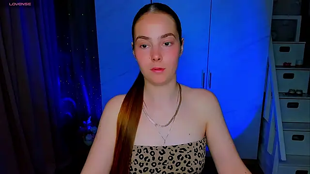 Snapshot of Maddy_Wood_ chatting on 06-15-26, 03:47 Maddy Wood online show from 06-15-26, 03:47