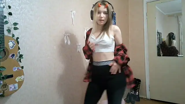 MilaTyan online show from 04-18-26, 07:58