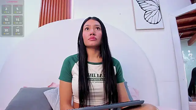 Violett Rosse  online show from 03-06-26, 04:14