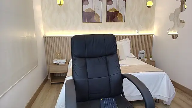 BellaMillers online show from 03-24-26, 06:46